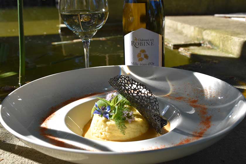 Soufflé de Saint-Jacques à la sauce coraillée